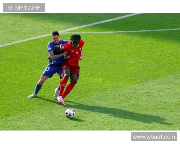 足球场上被拖拽奔跑的球星展现顽强意志与无畏精神的背后故事